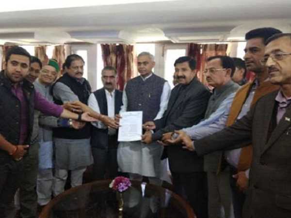 राज्यपाल को सौंपा ज्ञापन
