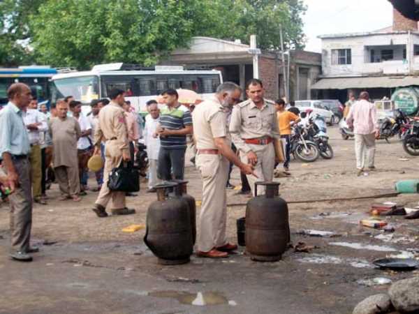 27 people injured in cylinder blast in Kangra 27 people injured in cylinder blast in Kangra