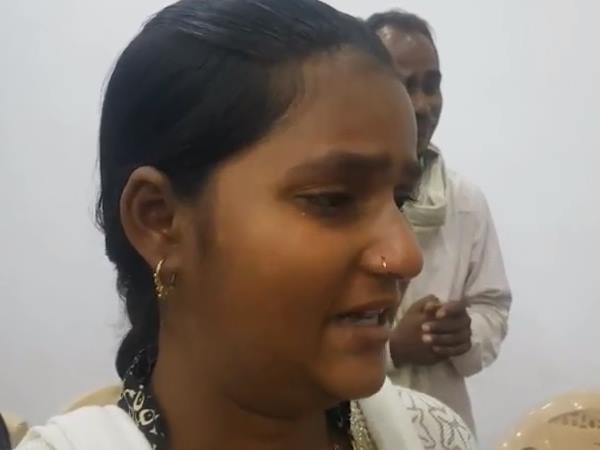 A husband gave triple talaq by sending sms in Hardoi A husband gave triple talaq by sending sms in Hardoi