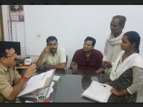A husband gave triple talaq by sending sms in Hardoi A husband gave triple talaq by sending sms in Hardoi