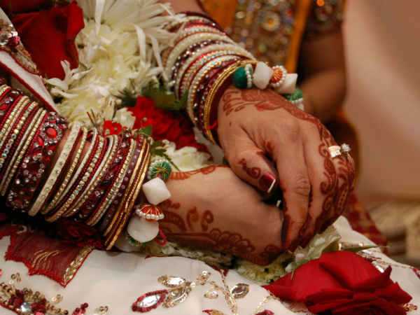 A quarrel with Pan masala in husband and wife A quarrel with Pan masala in husband and wife