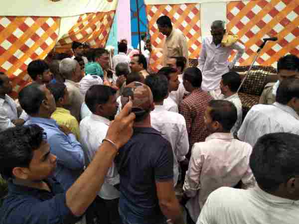 BJP MP returned when saw angry public in Sambhal BJP MP returned when saw angry public in Sambhal