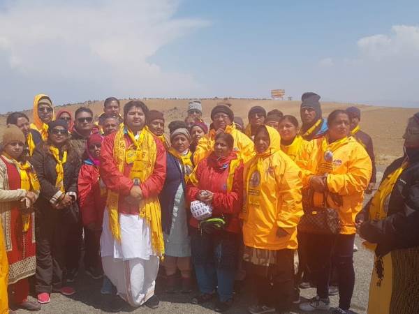 श्रद्धालु बोले- मानसरोवर झील में पवित्र स्नान से रोक रहा चीन श्रद्धालु बोले- मानसरोवर झील में पवित्र स्नान से रोक रहा चीन