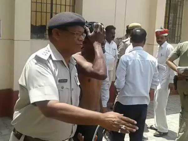 किसान ने आग लगाने की कोशिश