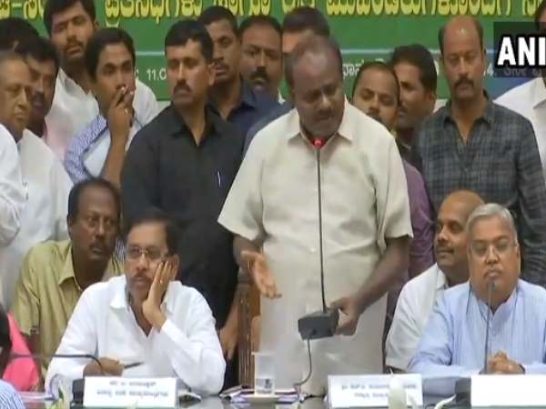 Karnataka CM HD Kumaraswamy meets with farmers loan waiver Karnataka CM HD Kumaraswamy meets with farmers loan waiver