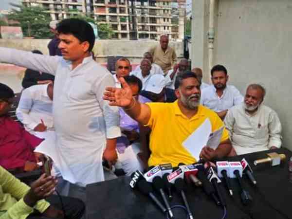मैं यादव नहीं हूं इसलिए लालू ने नहीं दिया निमंत्रण: पप्पू यादव मैं यादव नहीं हूं इसलिए लालू ने नहीं दिया निमंत्रण: पप्पू यादव