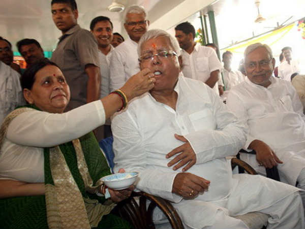 पहले भी तोड़ चुके है अपना वादा