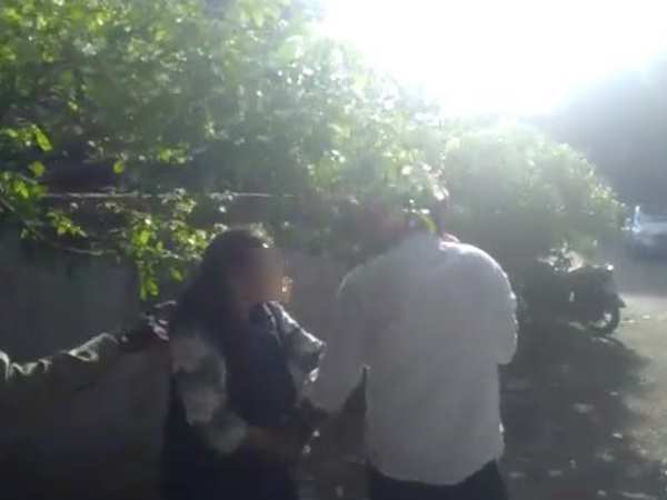 Two employees fight in DM office in Unnao Two employees fight in DM office in Unnao