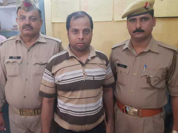 Hot water thrown by landlord on women in Bareilly Hot water thrown by landlord on women in Bareilly