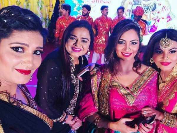 Sapna Chaudhary with Rakhi and Arshi Khan in SP leaders son marriage in Varanasi Sapna Chaudhary with Rakhi and Arshi Khan in SP leaders son marriage in Varanasi