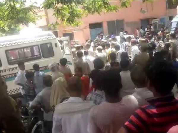 A sweeper died in a gas attack three injured A sweeper died in a gas attack three injured