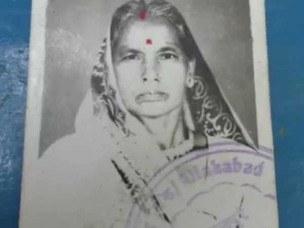 बेटे ने मां पर फावड़े से किए कई वार