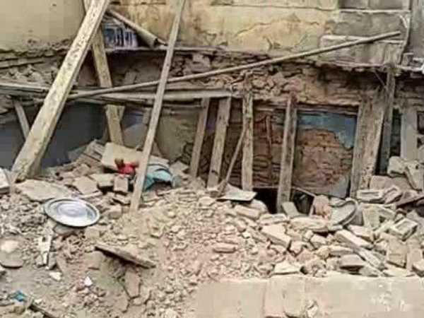 Two-storey house collapsed, one killed & two injured Two-storey house collapsed, one killed & two injured