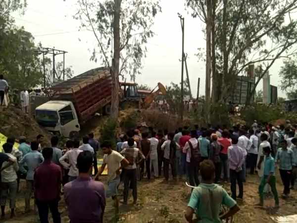 Four killed in horrific accident in Muzaffarnagar Four killed in horrific accident in Muzaffarnagar