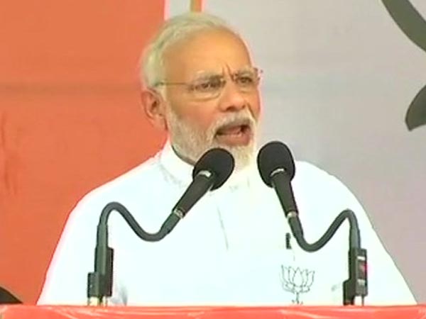 'कांग्रेस के नेताओं और मंत्रियों ने एक टैंक बना रखा है'