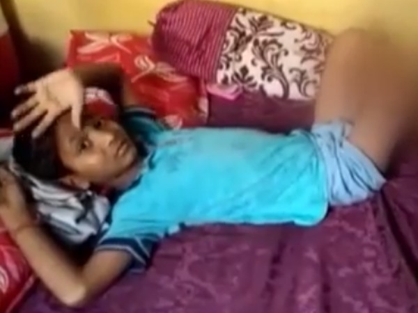 कुत्ते ने बच्चे के घुटने से नीचे का मांस नोंच डाला