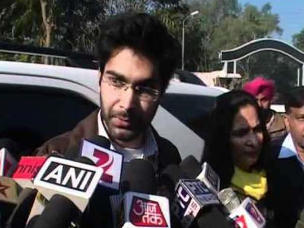 सीएम अमरिंदर सिंह ने दिए थे दोनों को पद