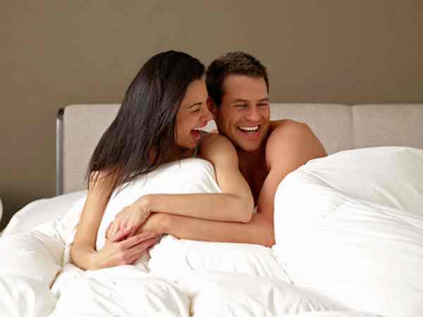 पढ़े-लिखे लोग देर से करते हैं सेक्स