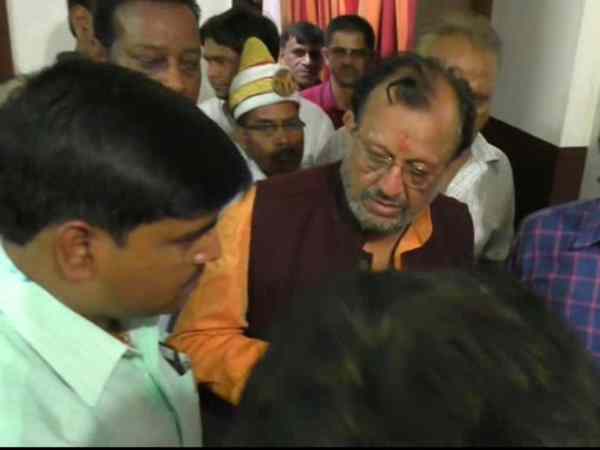 Minister of Yogi govt Suresh Khanna ill during bhoomi pujan in Shahjahanpur Minister of Yogi govt Suresh Khanna ill during bhoomi pujan in Shahjahanpur