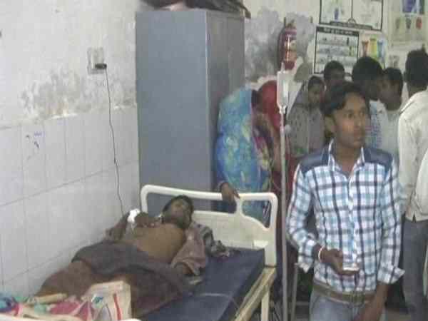 Musclemen beat a man and police sent him to jail in Hardoi Musclemen beat a man and police sent him to jail in Hardoi