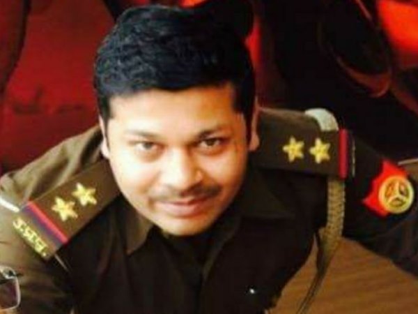 दरोगा से घबराते हैं लोग