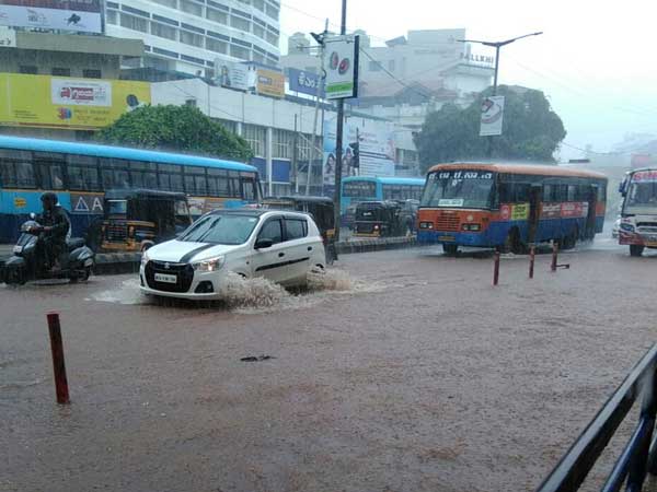 'मेकुनु चक्रवात'