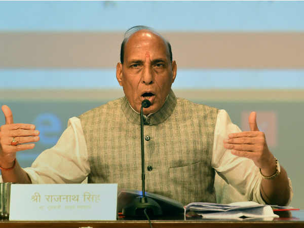 बोले राजनाथ सिंह- जवानों के हाथ नहीं बांध रखे, आतंकियों को मुंह तोड़ जवाब देंगे बोले राजनाथ सिंह- जवानों के हाथ नहीं बांध रखे, आतंकियों को मुंह तोड़ जवाब देंगे