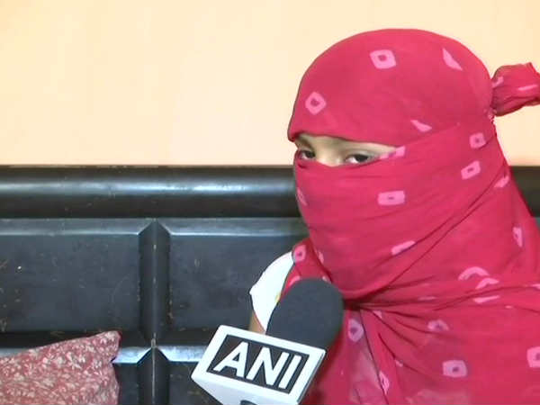 मदरसा रेप केस: पीडि़ता ने कहा- पानी पीते ही हो गई बेहोश, सुबह उठी तो पेट में दर्द था और कपड़े गीले थे मदरसा रेप केस: पीडि़ता ने कहा- पानी पीते ही हो गई बेहोश, सुबह उठी तो पेट में दर्द था और कपड़े गीले थे