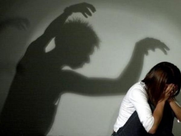 नोएडा के नामी अस्पताल में भर्ती युवती के साथ छेड़छाड़ नोएडा के नामी अस्पताल में भर्ती युवती के साथ छेड़छाड़