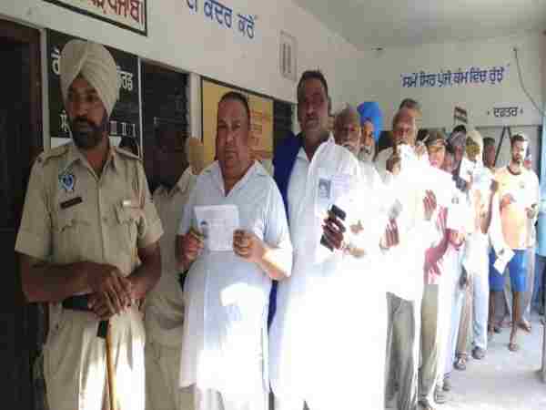 Peacefull voting at Shahkot for assembly seat Peacefull voting at Shahkot for assembly seat