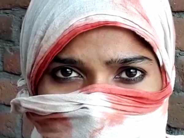 तीन बच्चों की मां है महिला