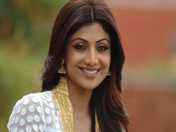 Shilpa Shetty Catch A Big Fish Video Goes Viral People Troll Shilpa Shetty Catch A Big Fish Video Goes Viral People Troll