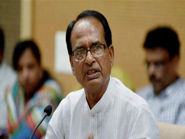 किसानों के आंदोलन को दबाया जा रहा है