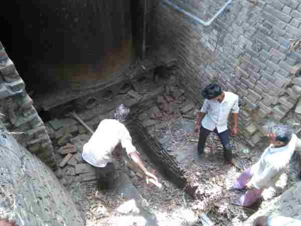People in fear of leopard but a cat found in Sambhal People in fear of leopard but a cat found in Sambhal