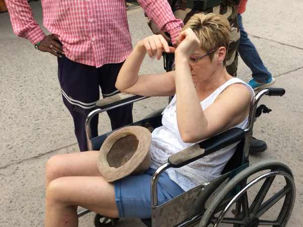 Monkeys attacked on foreign tourists in Agra Monkeys attacked on foreign tourists in Agra