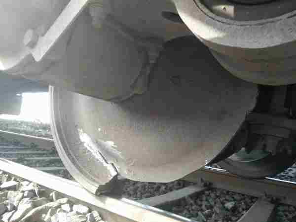 Wheel of AC bogie of Gorakhpur Yashwantpur Express Wheel of AC bogie of Gorakhpur Yashwantpur Express