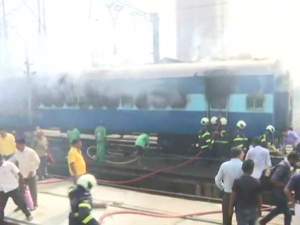Mumbai, Fire broke out in train coach, train, Chhatrapati Shivaji terminus, fire Mumbai, Fire broke out in train coach, train, Chhatrapati Shivaji terminus, fire