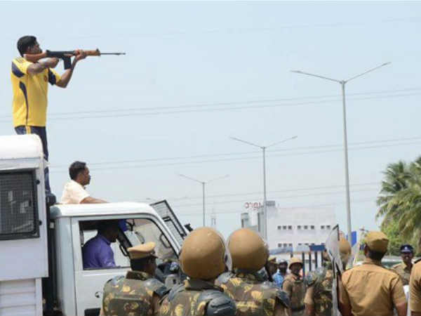 VIDEO: कैमैरे पर पुलिसवाले ने कहा- एक तो मरना चाहिए VIDEO: कैमैरे पर पुलिसवाले ने कहा- एक तो मरना चाहिए