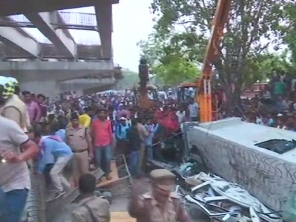 वाराणसी में बड़ा हादसा: पीएम मोदी-सीएम योगी ने जताया दुख वाराणसी में बड़ा हादसा: पीएम मोदी-सीएम योगी ने जताया दुख