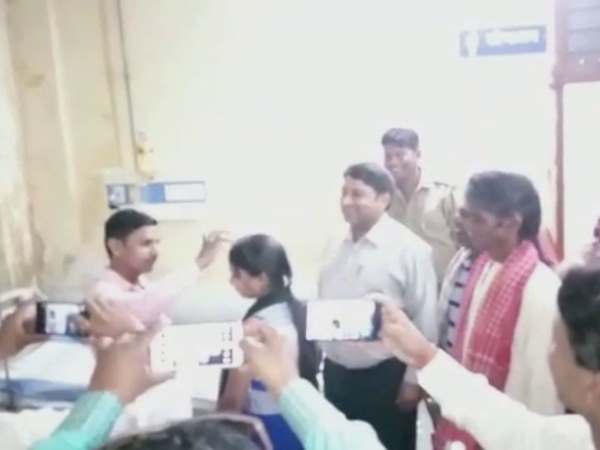 बेटी की शादी, पिता की हालत नाजुक