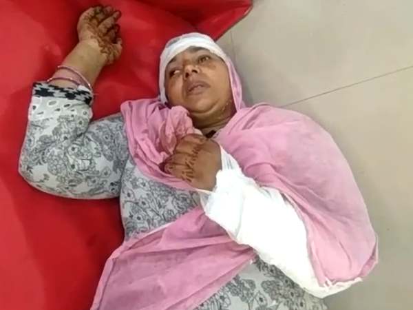 Four women beaten by dabangs in Shamli Four women beaten by dabangs in Shamli