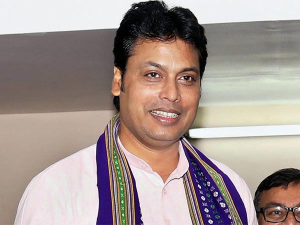 बिप्लब के विवादित बयान