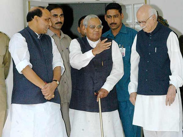 Dementia शब्द 'de' (without) और 'mentia' (mind ) को जोड़ कर बनाया गया