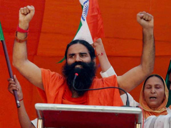 बाबा रामदेव के सामने सुनील शेट्टी के छूटे पसीने