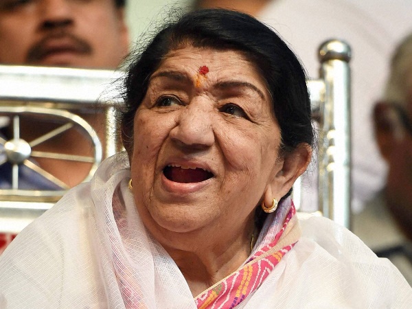 करण जौहर पर भड़का परिवार