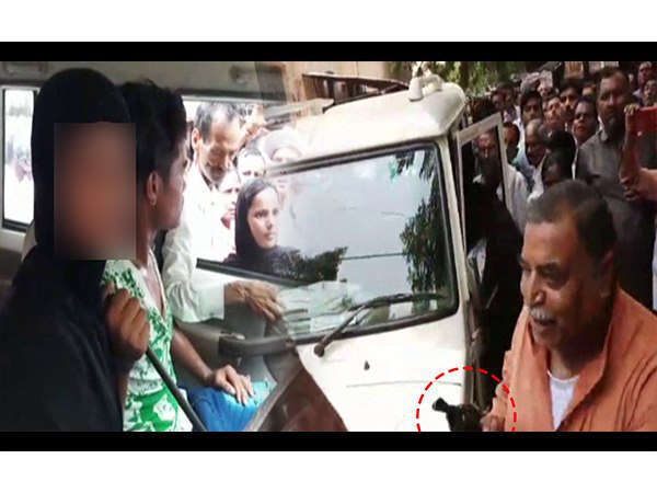 lover disrupted at collectorate in Hardoi lover disrupted at collectorate in Hardoi