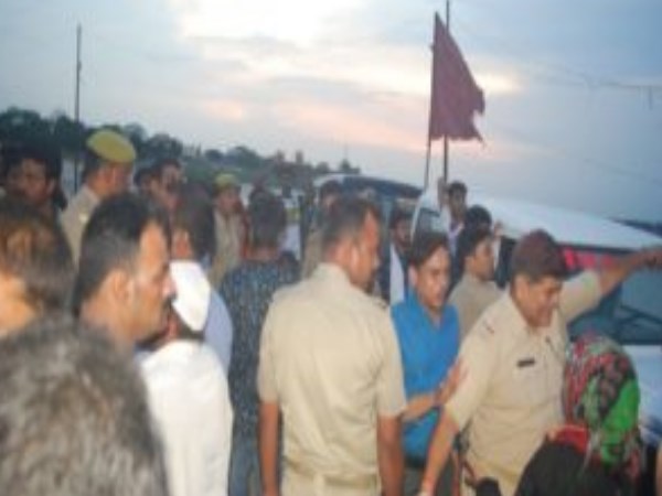 nine boys jumped in yamuna to save his friend in allahabad nine boys jumped in yamuna to save his friend in allahabad
