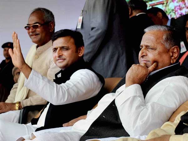 सरकारी बंगला खाली करने के लिए मुलायम-अखिलेश ने मांगा था और समय