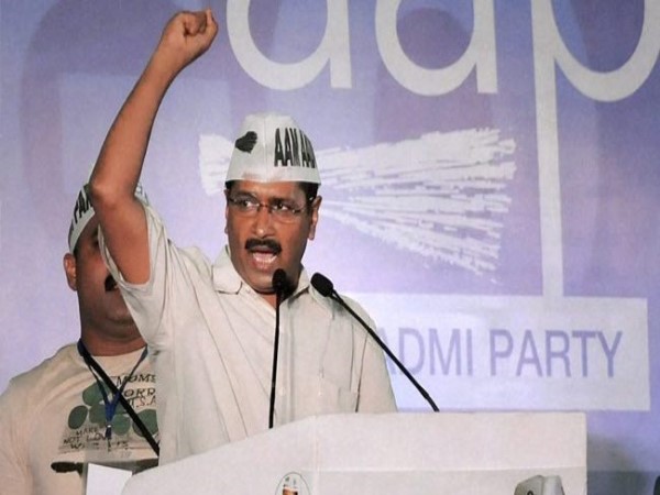ऐसे U टर्न लेते हैं अरविन्द केजरीवाल