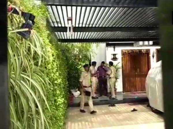 Bhayyuji Maharaj suicide police reach residence in Indore Madhya Pradesh Bhayyuji Maharaj suicide police reach residence in Indore Madhya Pradesh